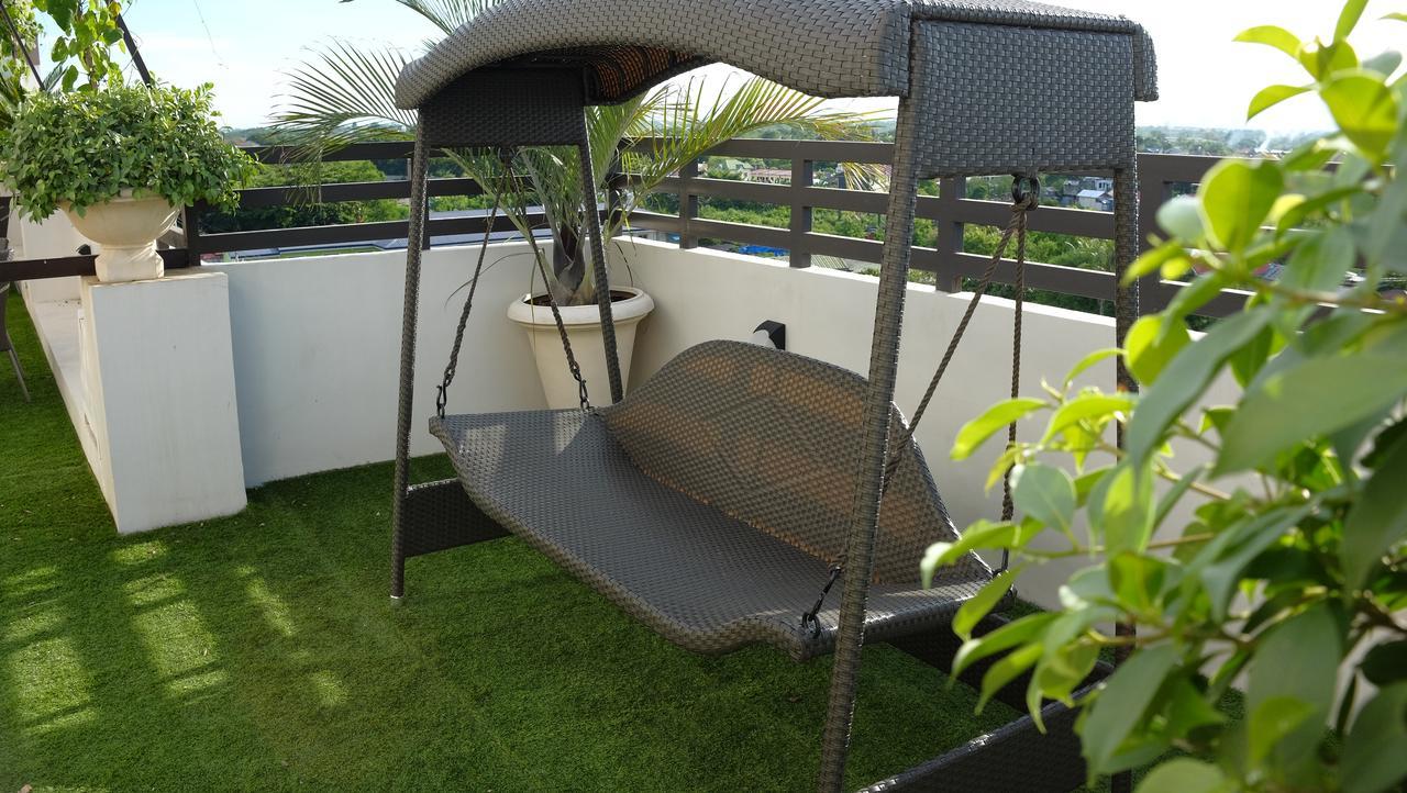 Sebastien Hotel Lapu-Lapu City Eksteriør bilde